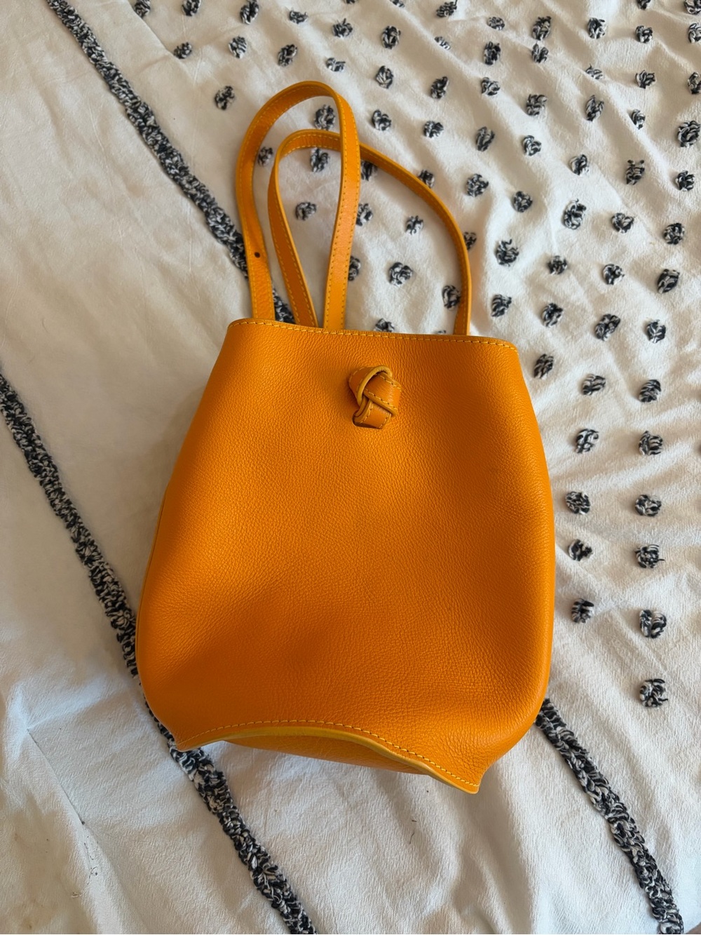 Lindquist Object Small Cyl in Limited Edition Marigold